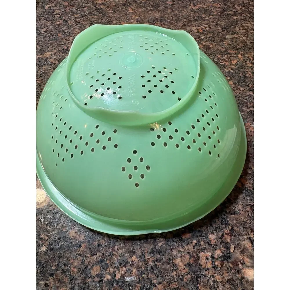 Vintage Jadeite Green Tupperware Strainer Colander Footed, MCM